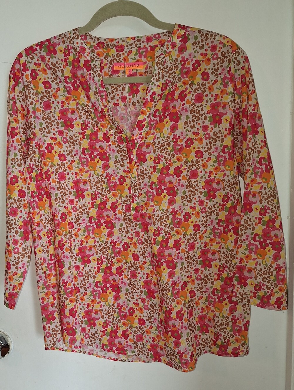 Vilagallo Pink Orange Floral V-Neck Blouse